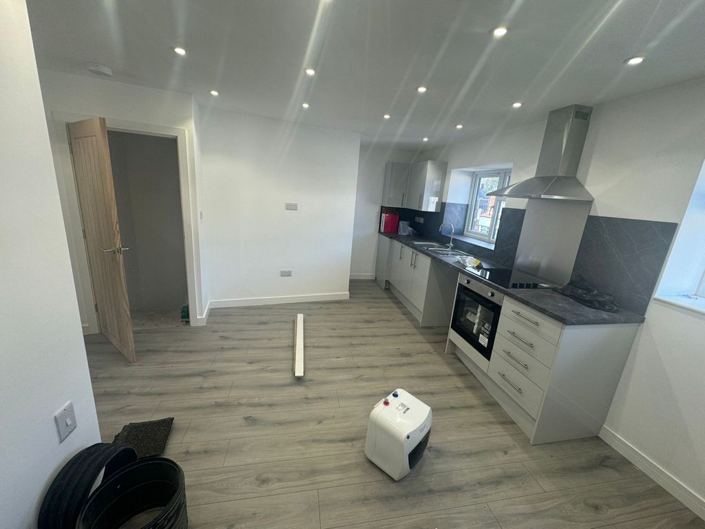Property photo 1 of 4 Brand New 2 Bed Flat