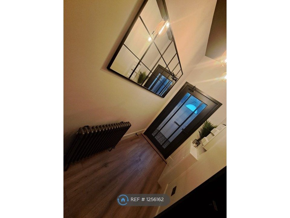 Property photo 3 of 26 Hallway