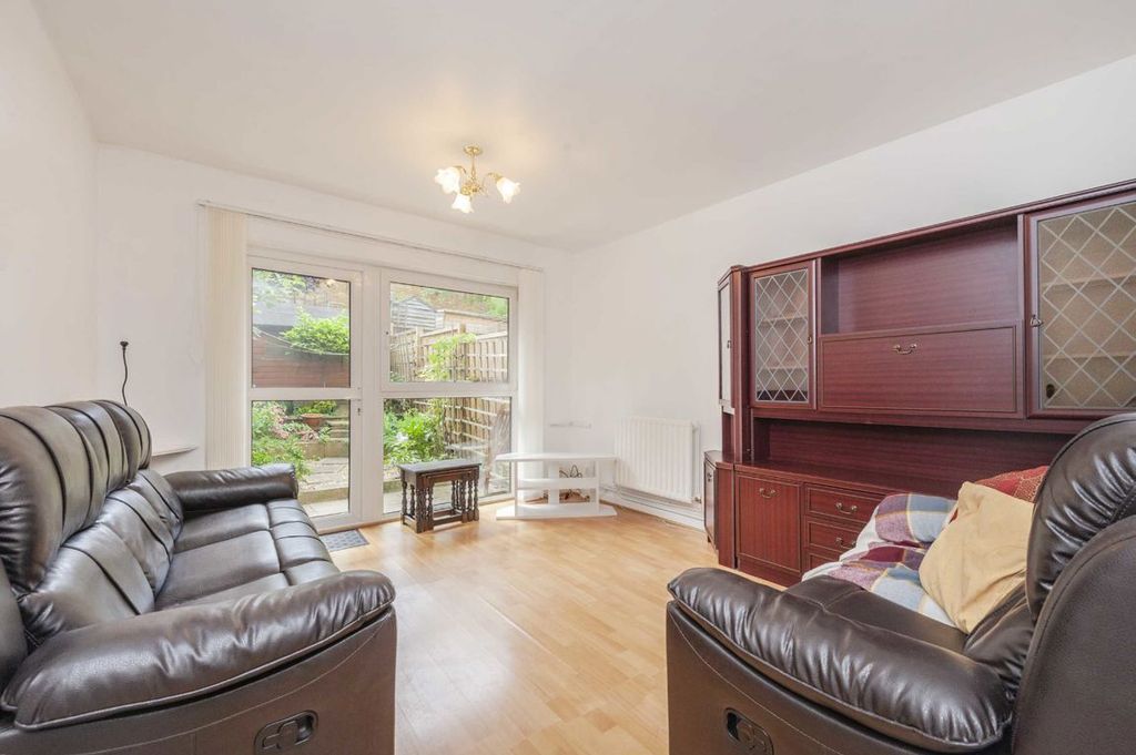 Property photo 1 of 5