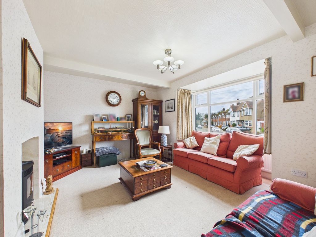 Property photo 2 of 27