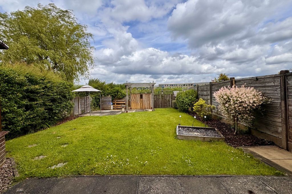 Property photo 2 of 23
