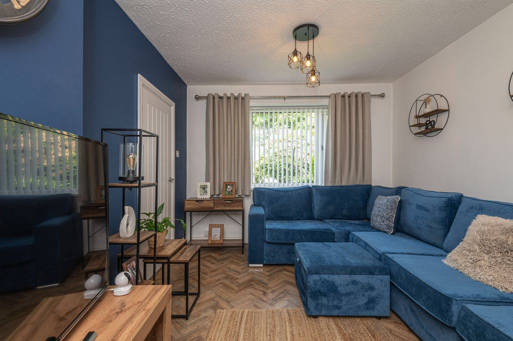 Property photo 3 of 21