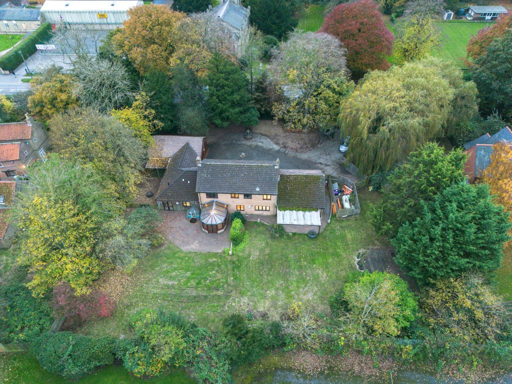 Property photo 3 of 44