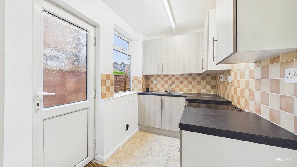 Property photo 2 of 13 2585662