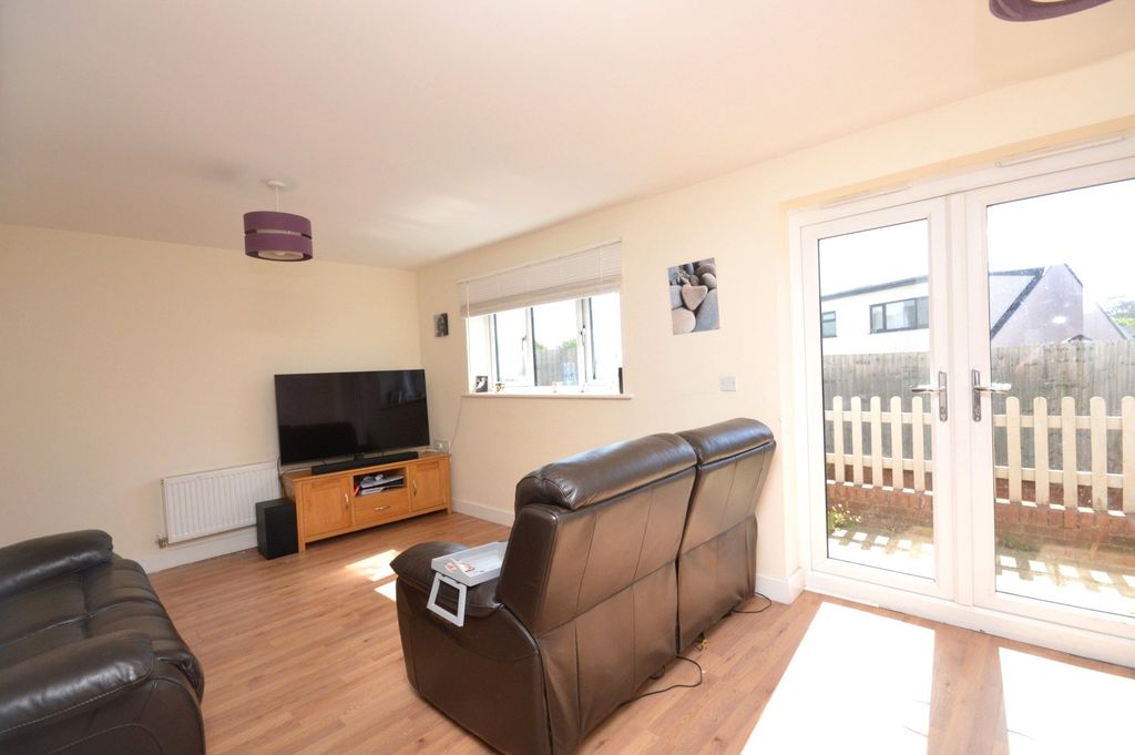Property photo 3 of 16 3 - Picture No. 44