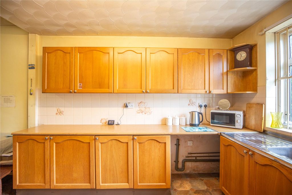 Property photo 2 of 19 Picture No. 16