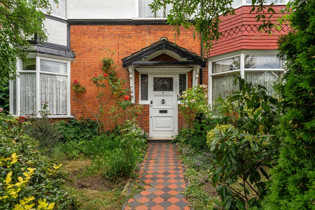 Property photo 1 of 10