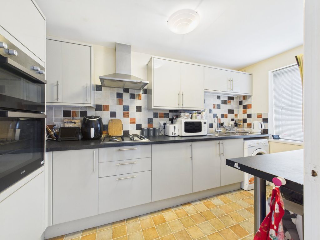 Property photo 2 of 25 Picture No. 04