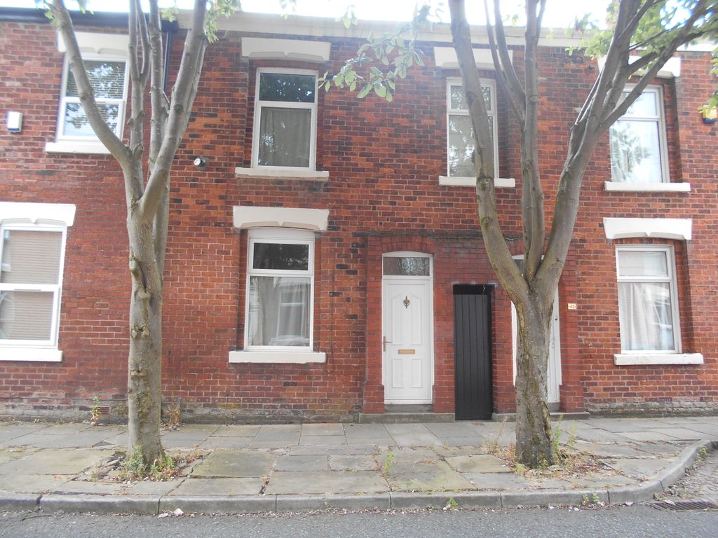 Property photo 1 of 8