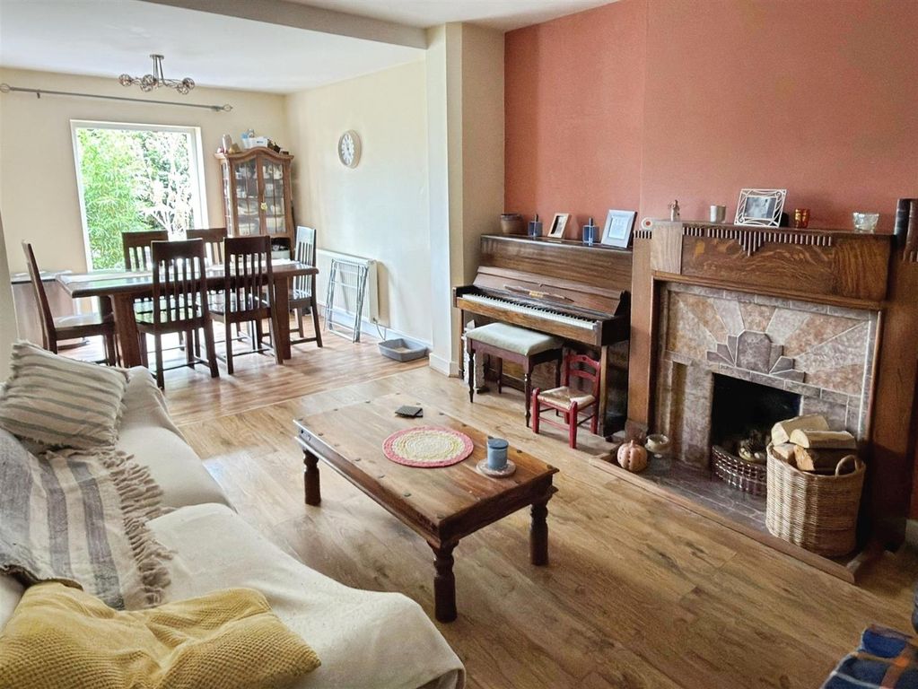 Property photo 2 of 16 Gunton Drive (13).Jpg