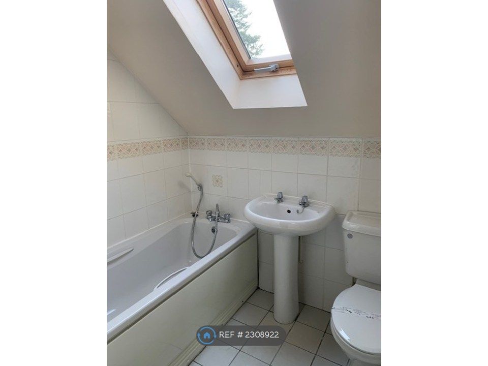 Property photo 2 of 16 Main Bathroom