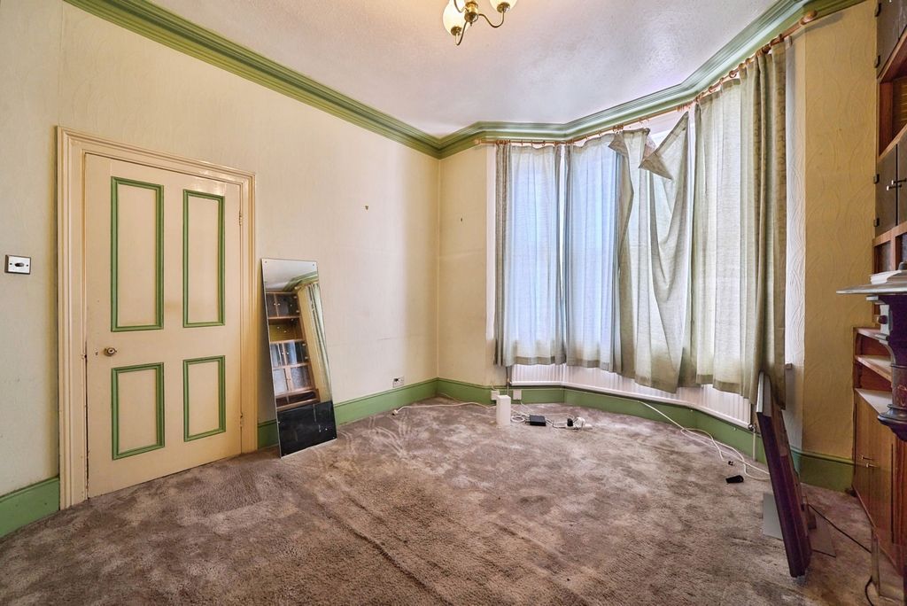 Property photo 3 of 19 Pbox-Img.Jpg