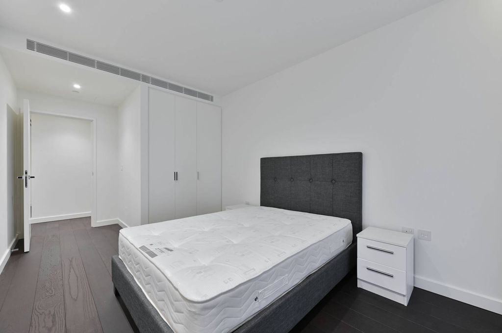 Property photo 2 of 43