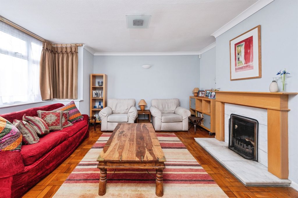 Property photo 3 of 22