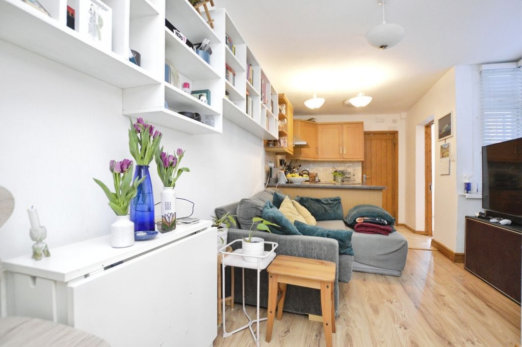 Property photo 2 of 15 Lounge/ Kitchen