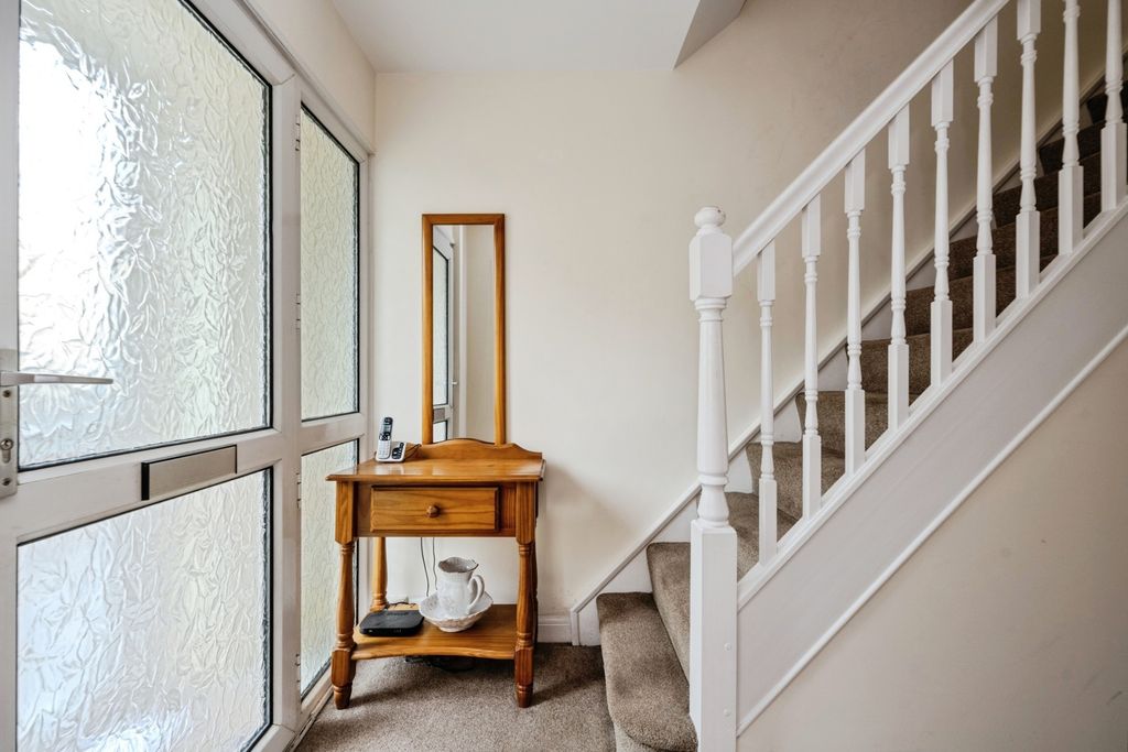 Property photo 2 of 17 Photo