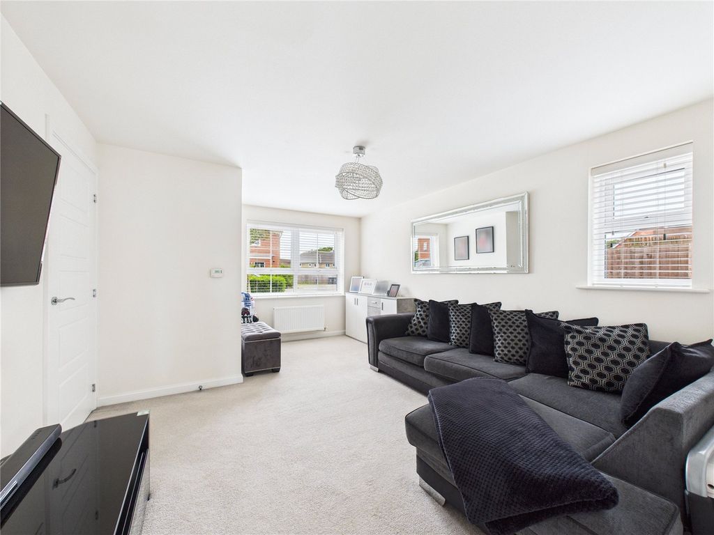 Property photo 3 of 14 3 - Picture No. 01