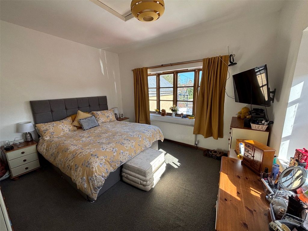 Property photo 3 of 10 Picture No. 11