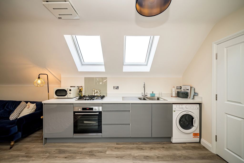 Property photo 3 of 18 Kitchen