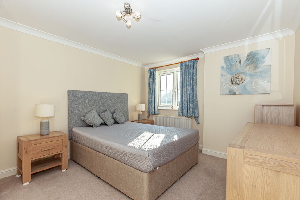 Property photo 3 of 9 180517