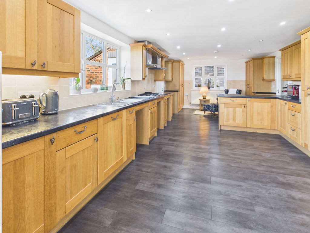 Property photo 3 of 40