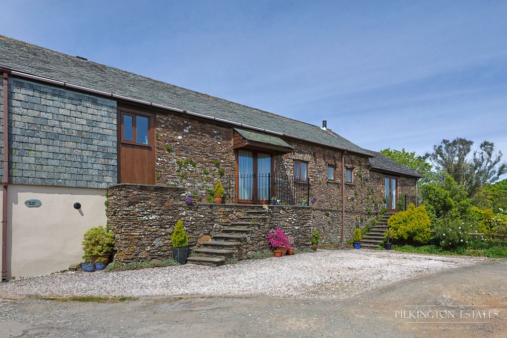 Property photo 1 of 33 4513201