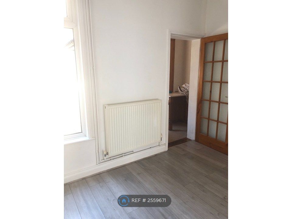 Property photo 3 of 18 Dining Room