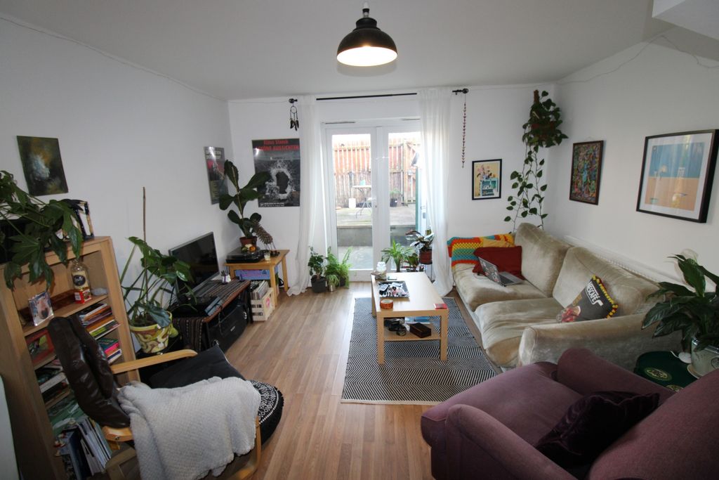 Property photo 2 of 12 Photo 2