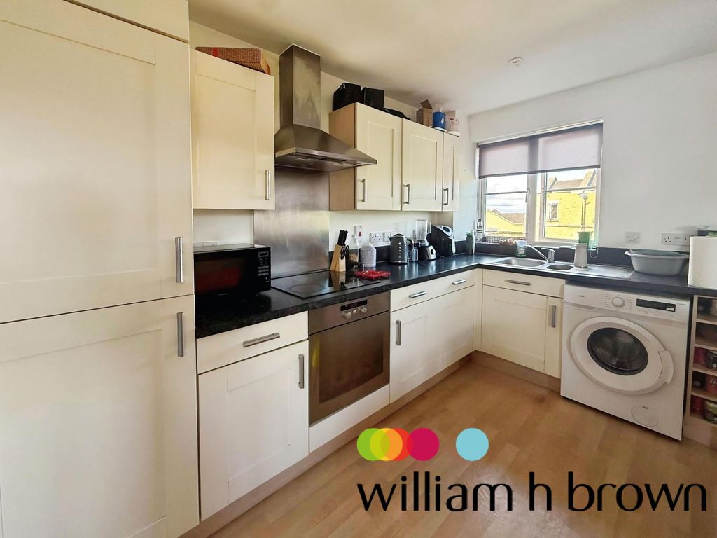 Property photo 3 of 7 Kitchen