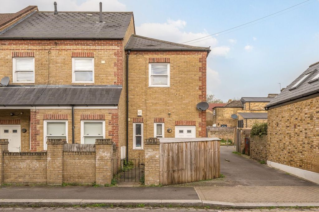 Property photo 1 of 7
