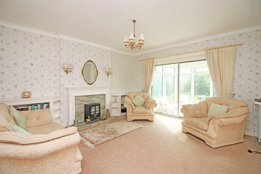 Property photo 2 of 39