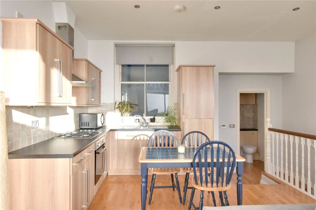 Property photo 2 of 17 Picture No. 24