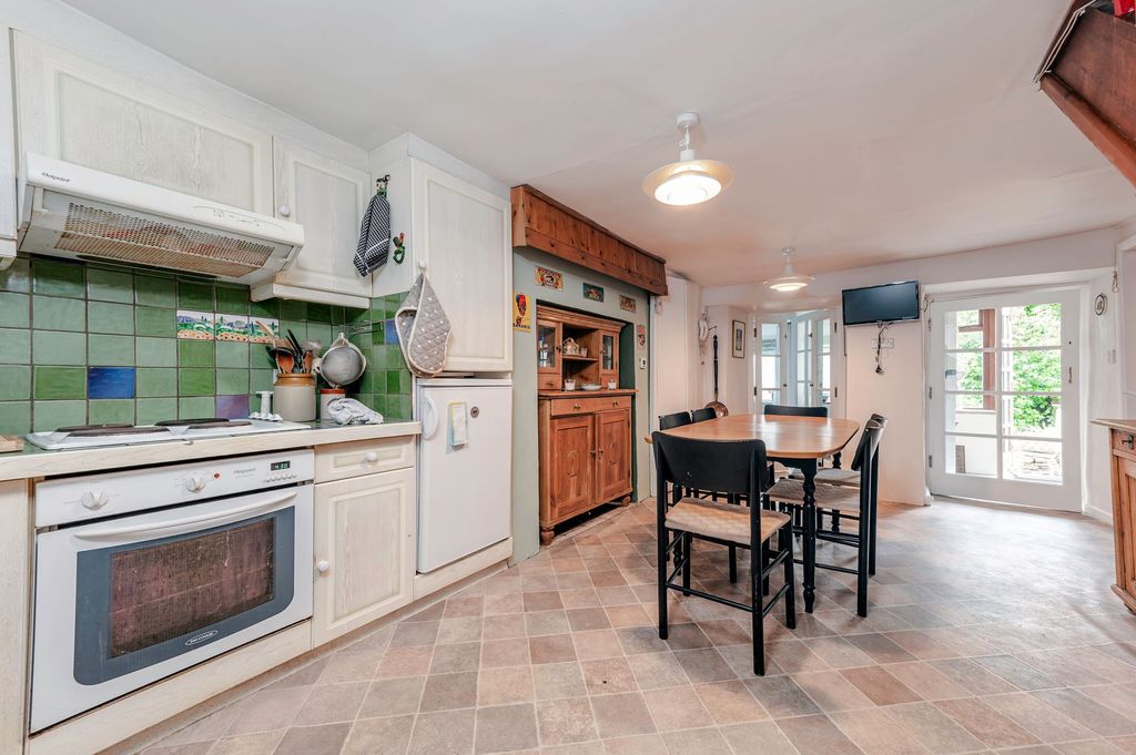 Property photo 2 of 17 Kitchen