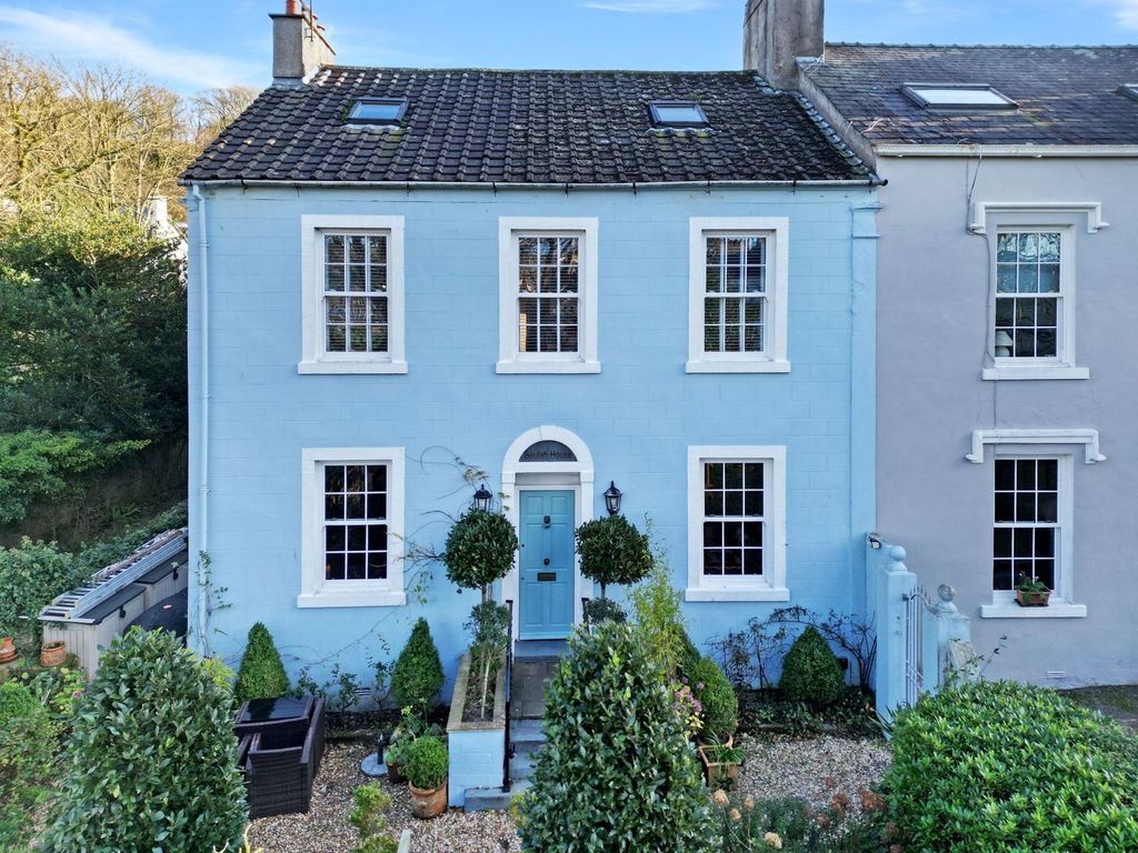 Property photo 1 of 43