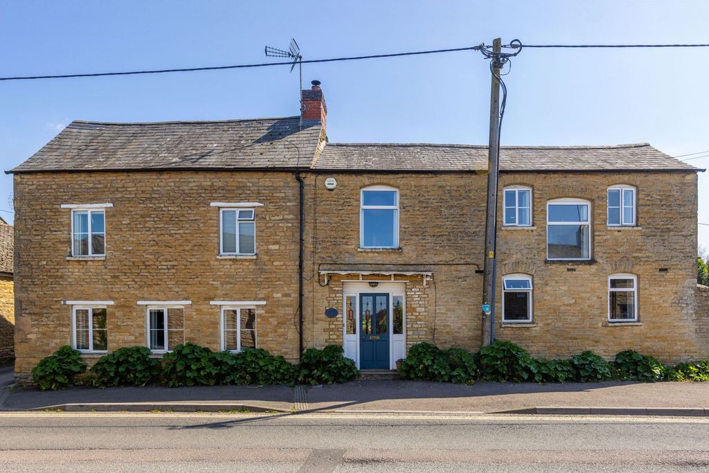 Property photo 1 of 34