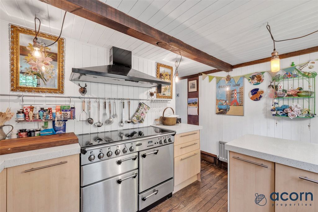 Property photo 3 of 28 Picture No. 12