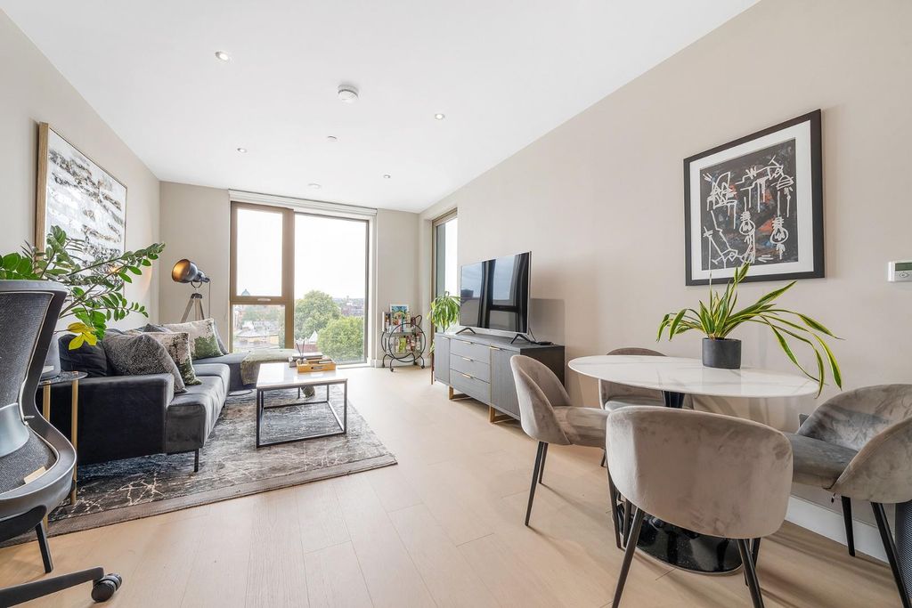 Property photo 1 of 17 Reception (2).Jpg