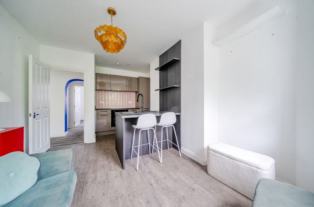 Property photo 3 of 10 1458596-1-6A01F39...