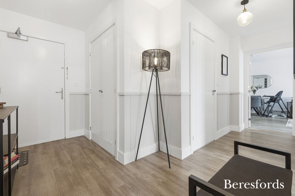 Property photo 2 of 14 Entrance Hallway