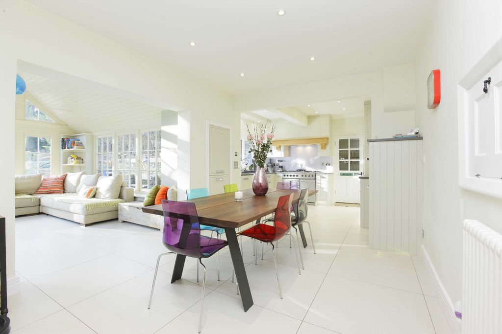 Property photo 2 of 17 Photo 05