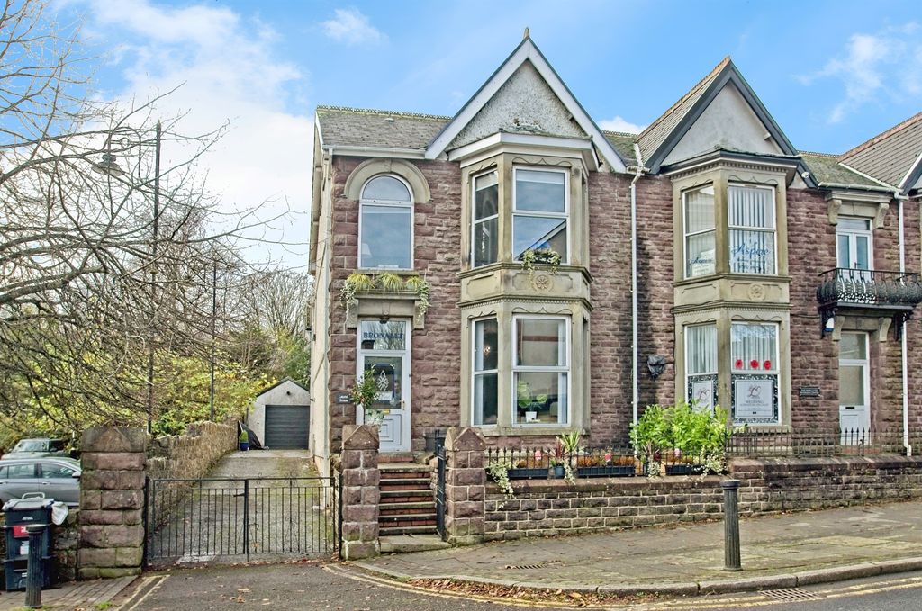 Property photo 1 of 16
