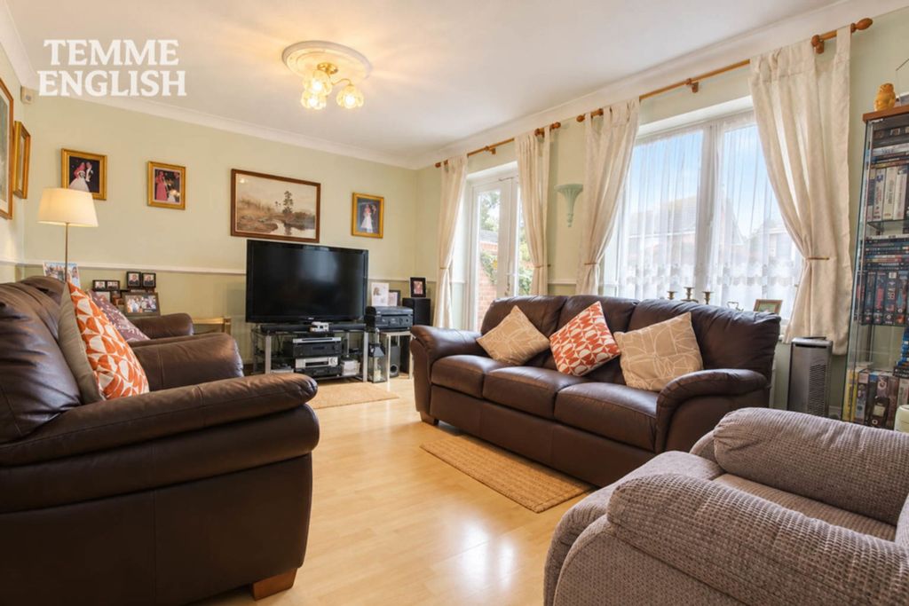 Property photo 2 of 25
