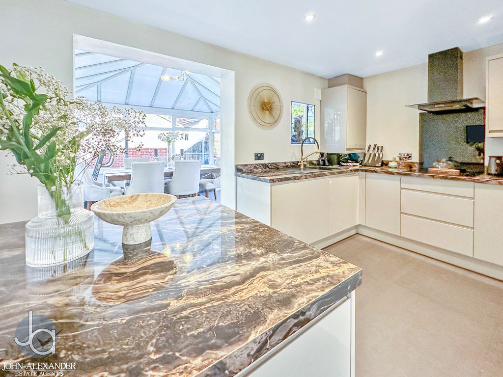 Property photo 3 of 27 20251101_132622800_0.5