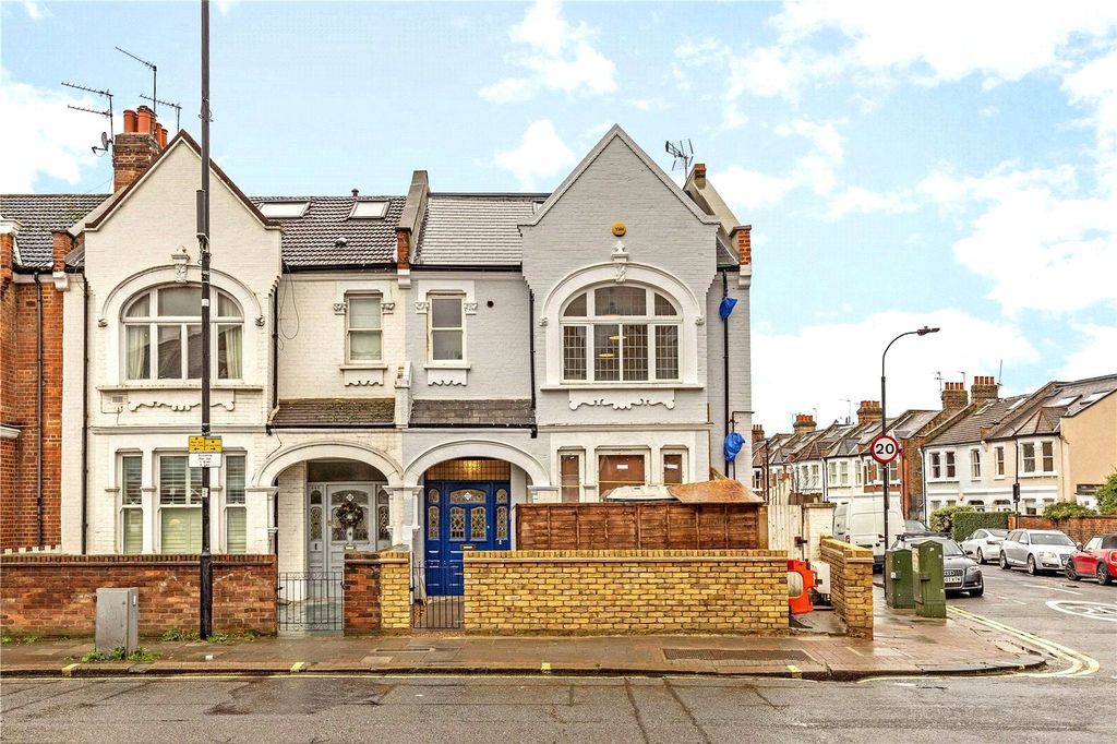 Property photo 2 of 10