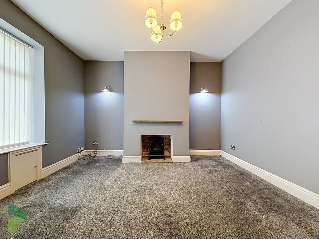 Property photo 3 of 17 Living Room