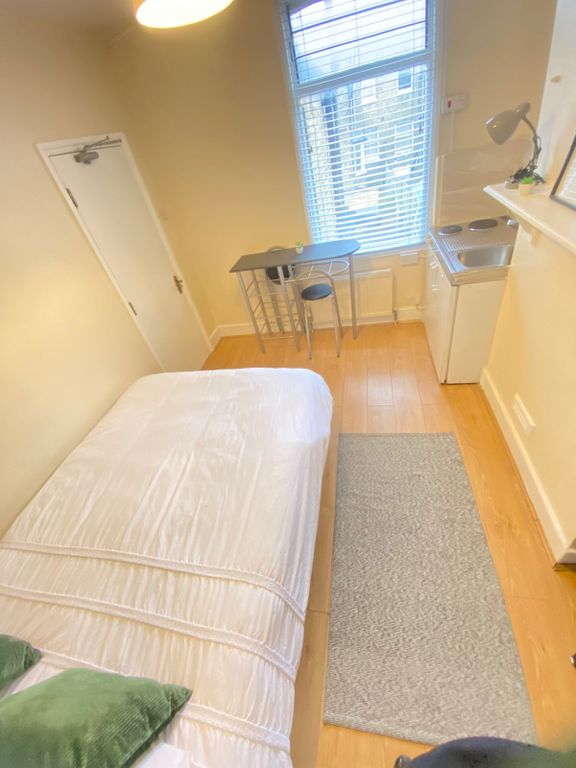 Property photo 3 of 3 Room