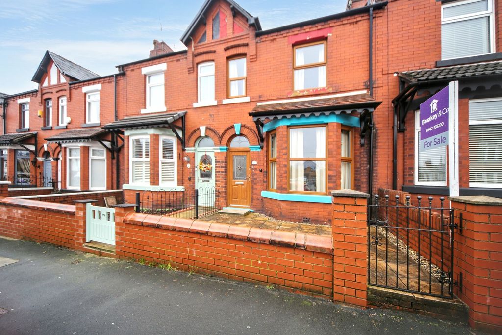 Property photo 1 of 20