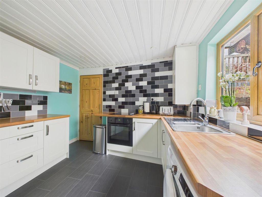 Property photo 3 of 15 Cam03972G0-Pr0188-Still005.Jpg