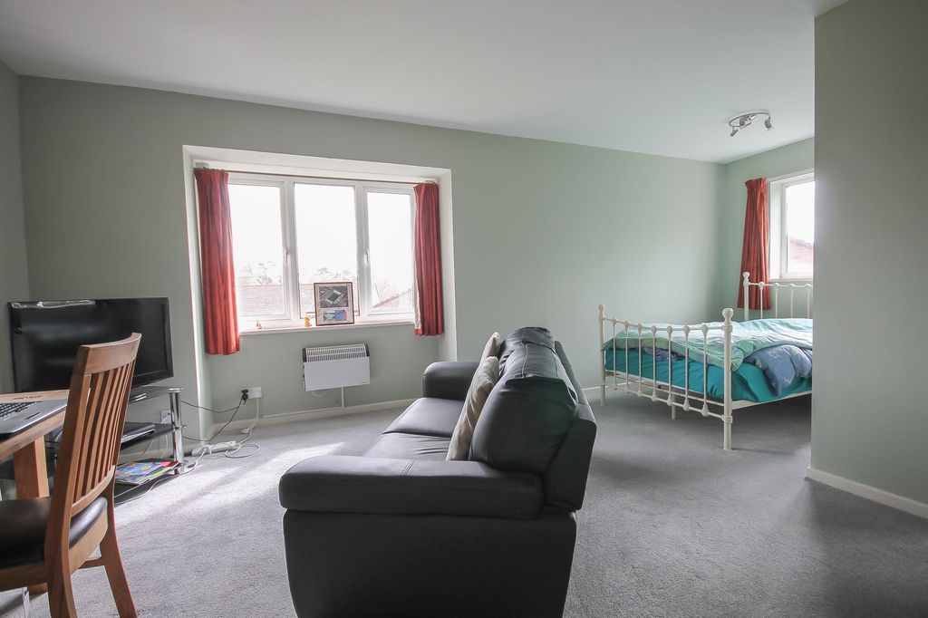 Property photo 2 of 7