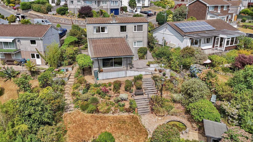 Property photo 2 of 15